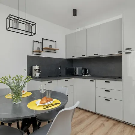 Lägenhet Exclusive And Modern Grey With Furnished Balcony In By Renters Kołobrzeg