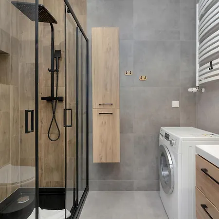 Lägenhet Exclusive And Modern Grey With Furnished Balcony In By Renters *
